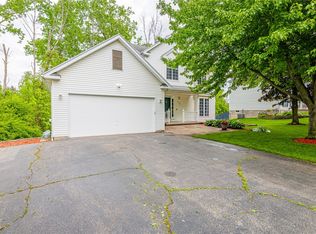 129 Battle Green Dr, Rochester, NY 14624