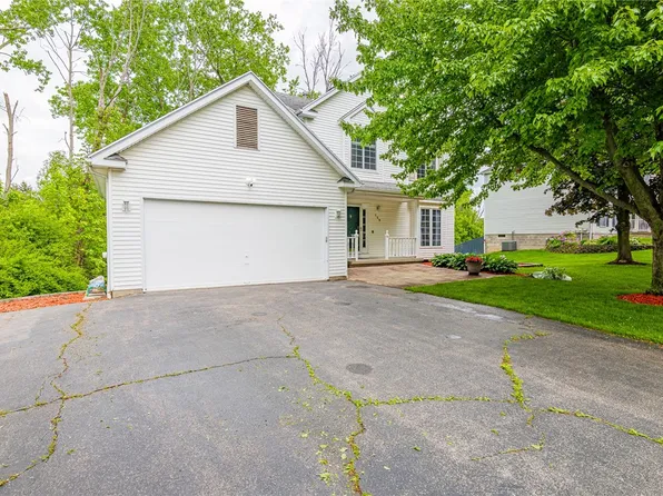 129 Battle Green Dr, Rochester, NY 14624