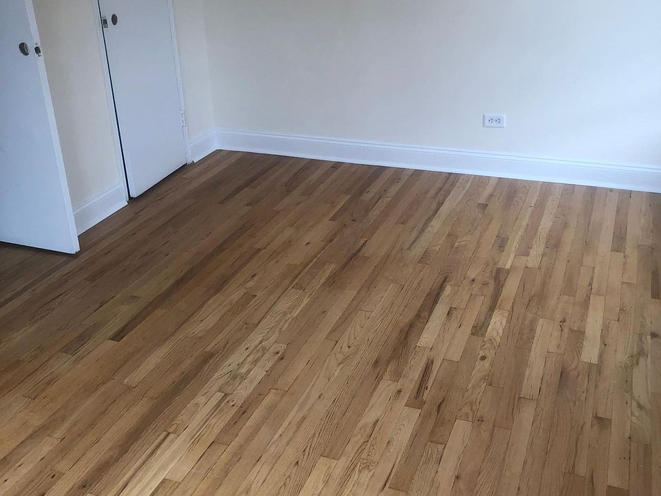 1st image of 14219 Barclay Ave #4D