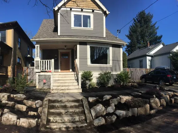 209 NE Fargo St #A, Portland, OR 97212