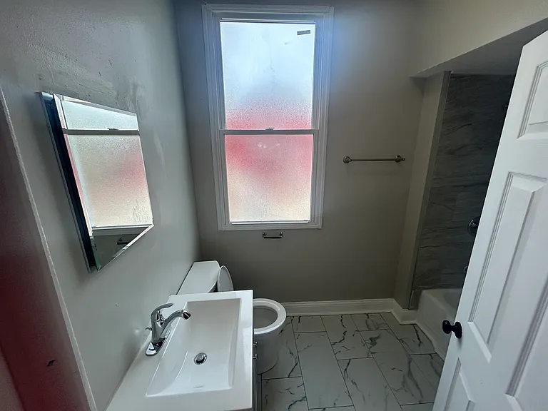 231 E 11th St #2 — Photo 4