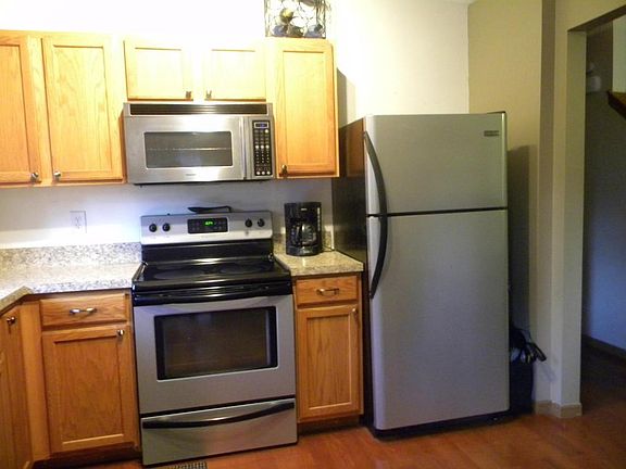 2nd image of 2711 Fernwood Ave
