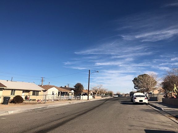 4th image of 1270 W Buena Vista St