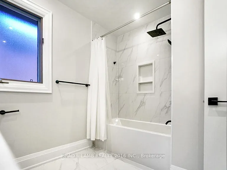 62 Royal Garden Blvd — Photo 15