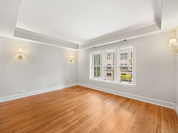 2nd image of 811 Erie St #1