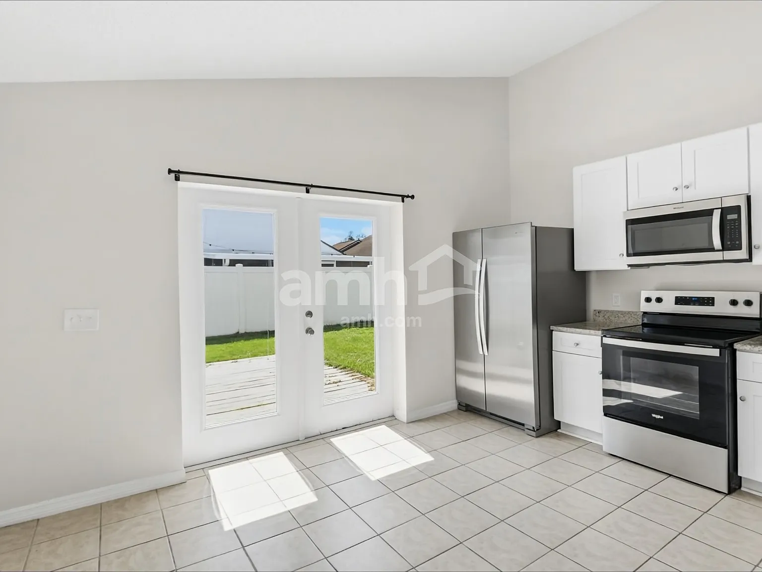 3 bed, 2.0 bath, 1273 sqft, $2,260 — Photo 3