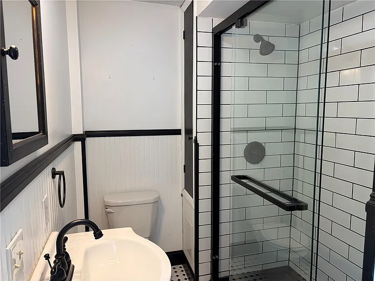 223 Orchard Ave — Photo 10
