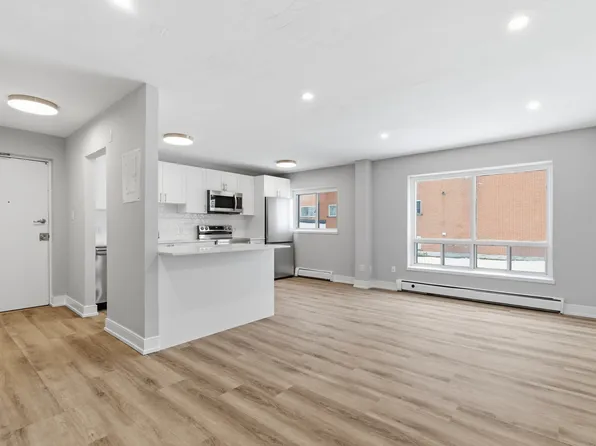 20 Weichel St, Kitchener, ON N2M 2A6