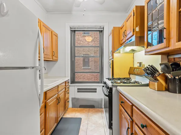 76-66 Austin Street image 4 of 14