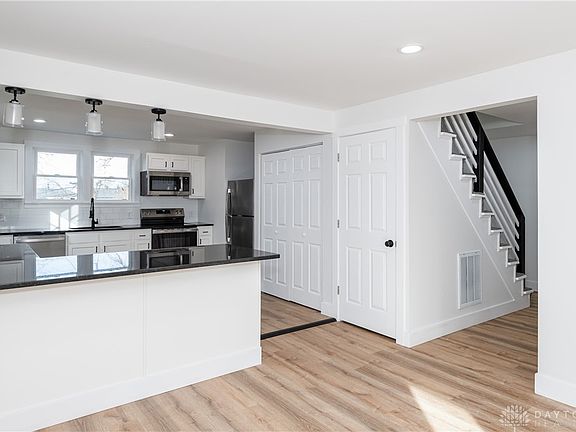 4th image of 1827 Burrowes Blvd