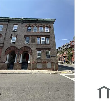 1 Fairland St #3