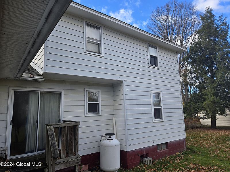 3rd image of 21 Rogers Avenue