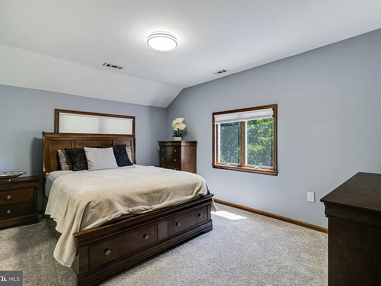 8150 Plowden Dr — Photo 54