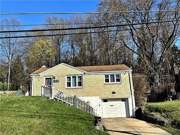 2nd image of 1341 Clara Ave