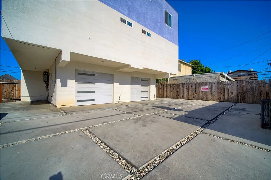 5 bed, 1800 sqft, $4,217 — Photo 4