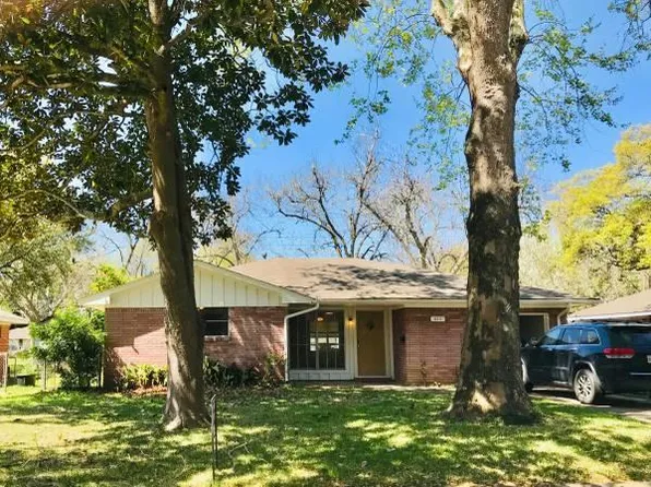 610 S Belknap St, Sugar Land, TX 77478