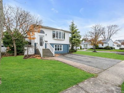 300 Center Bay Drive, West Islip, NY, 11795