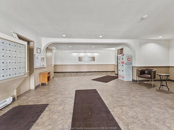 5th image of 2922 Rivard Ave #116