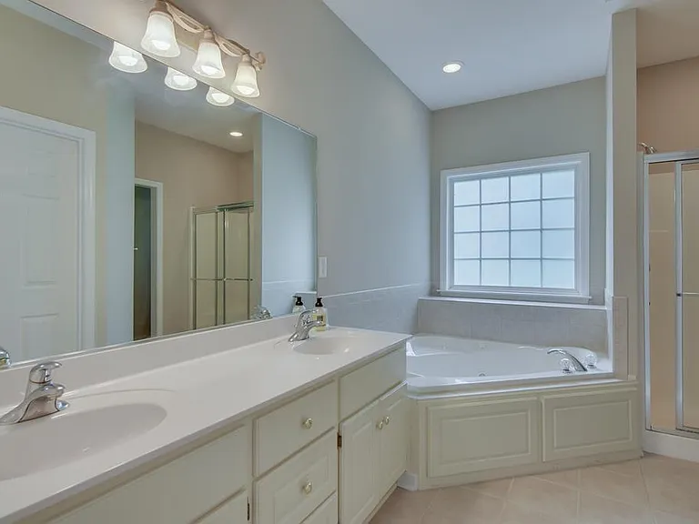 4325 Colony Sq — Photo 20