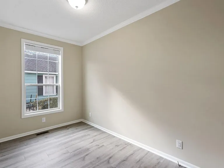 2000 Huff Pl #106 — Photo 11