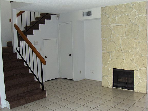 Living room & cozy fireplace
