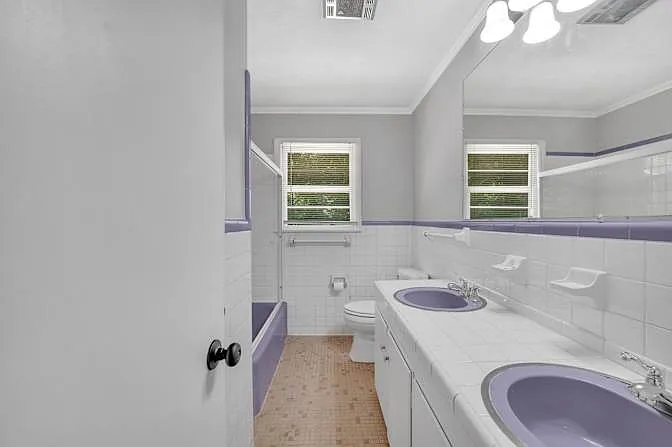Kingsway Cir — Photo 11