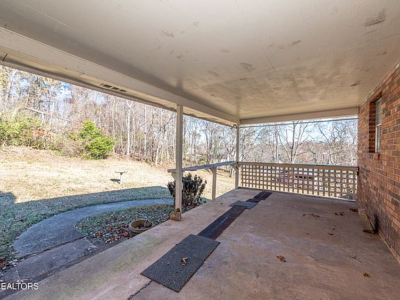 4th image of 5205 Oakhill Dr