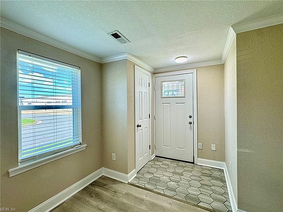 4th image of 739 Childs Ave