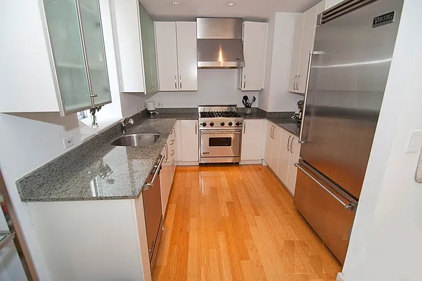 Sold by Compass | media 7