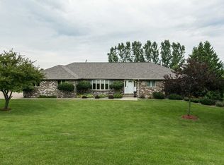 8912 Joyce Ct, Dubuque, IA 52003