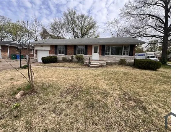 1243 Mead Dr, Saint Louis, MO 63137