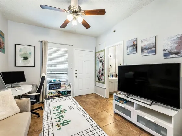 3206 King St APT 206, Austin, TX 78705