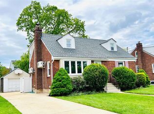 2088 2nd Ave, Merrick, NY 11566