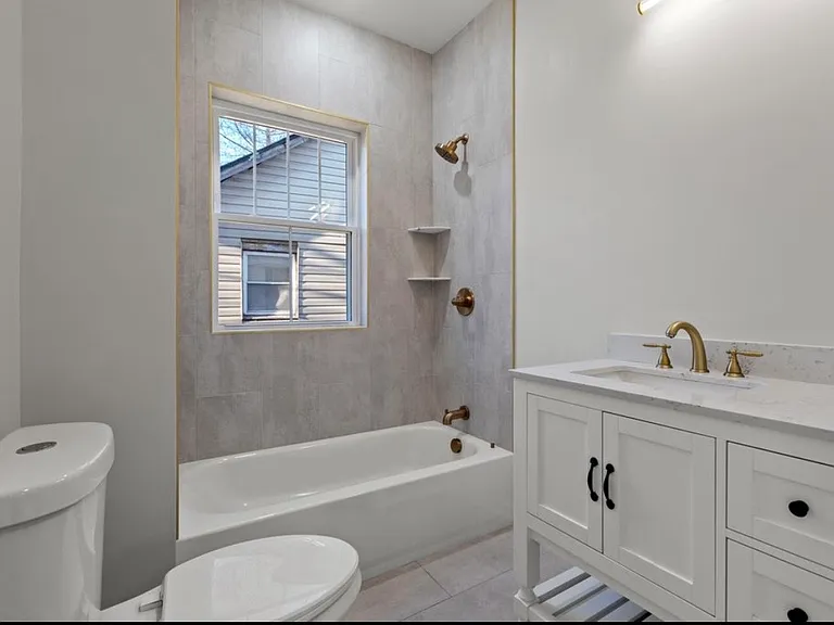 841 Georgetown St — Photo 6