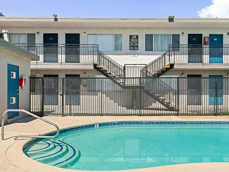 Greenville Park Pool Pool