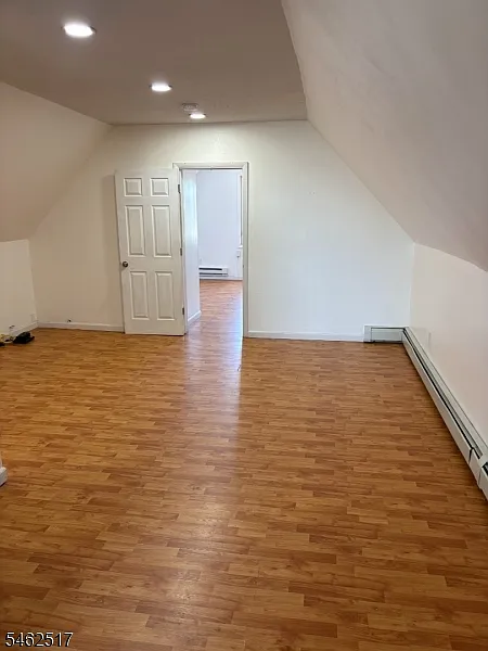 1 bed, 1.0 bath, $1,400 — Photo 3
