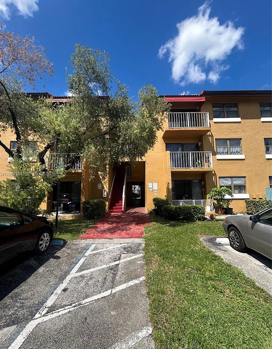 15530 SW 80th St — Photo 2
