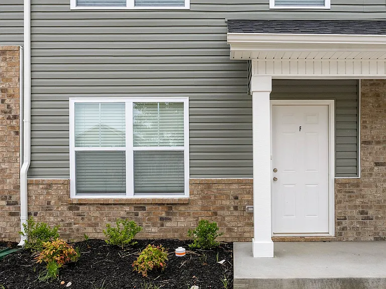 2209 Eldos Trace Cir — Photo 10