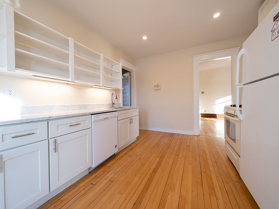 1st image of 2100 27th Ave S APT 2