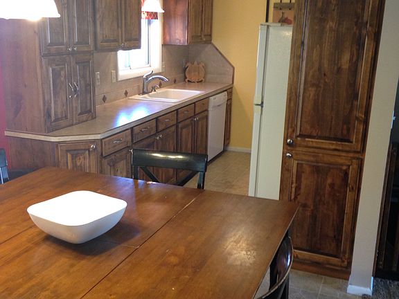 Dining/kitchen