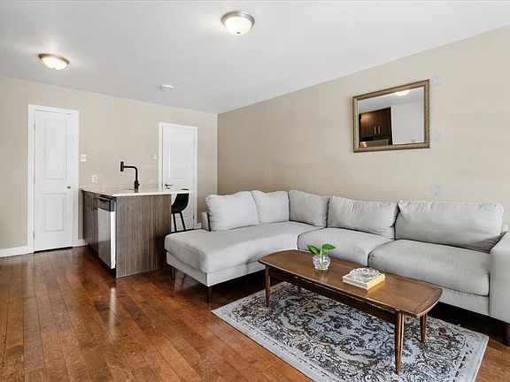 5th image of 5160 Rue Notre Dl #1-O