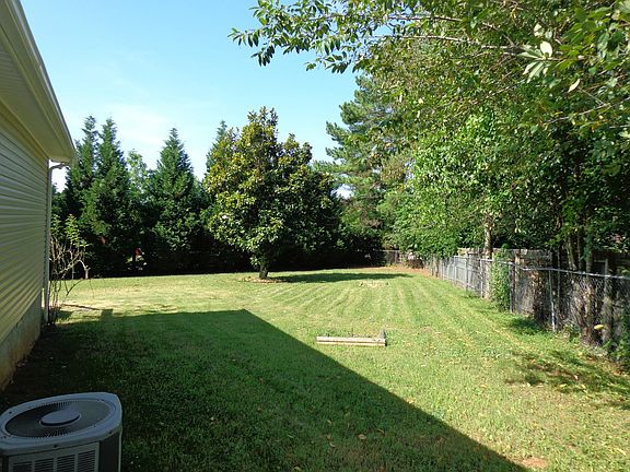 4th image of 108 Sugarwood Ct