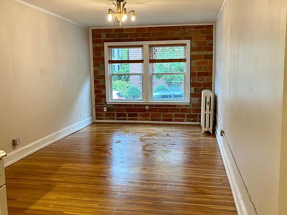 5th image of 2726 Girard Ave S #102