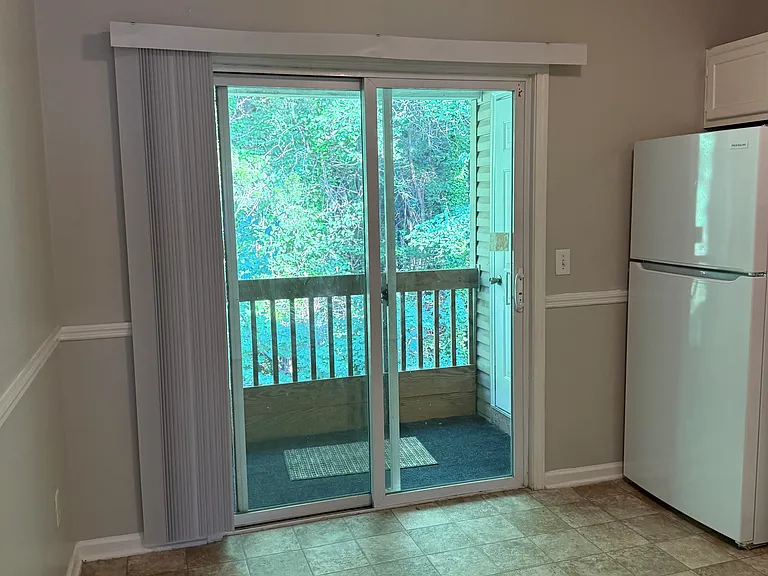 816 Westbrook Ct — Photo 10