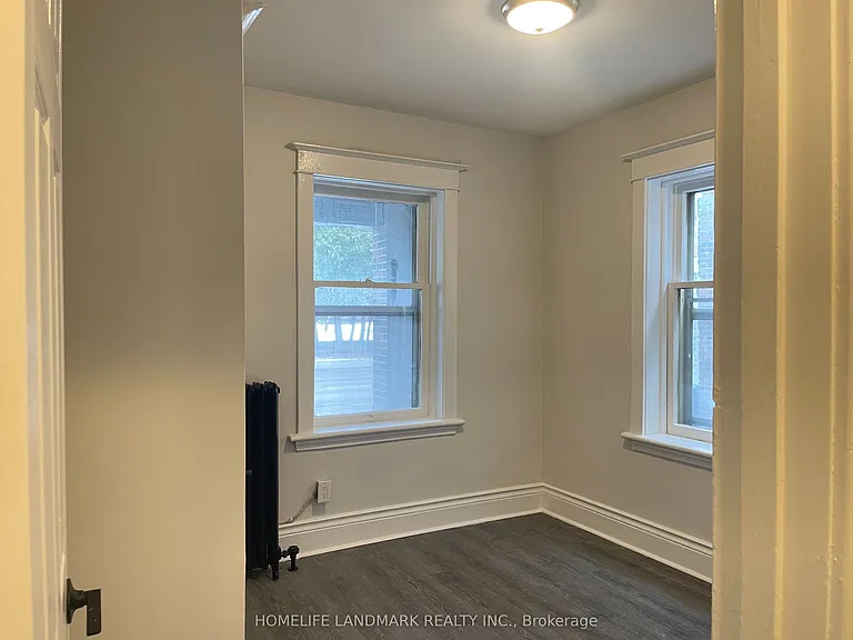 987 Main St E #1 — Photo 18