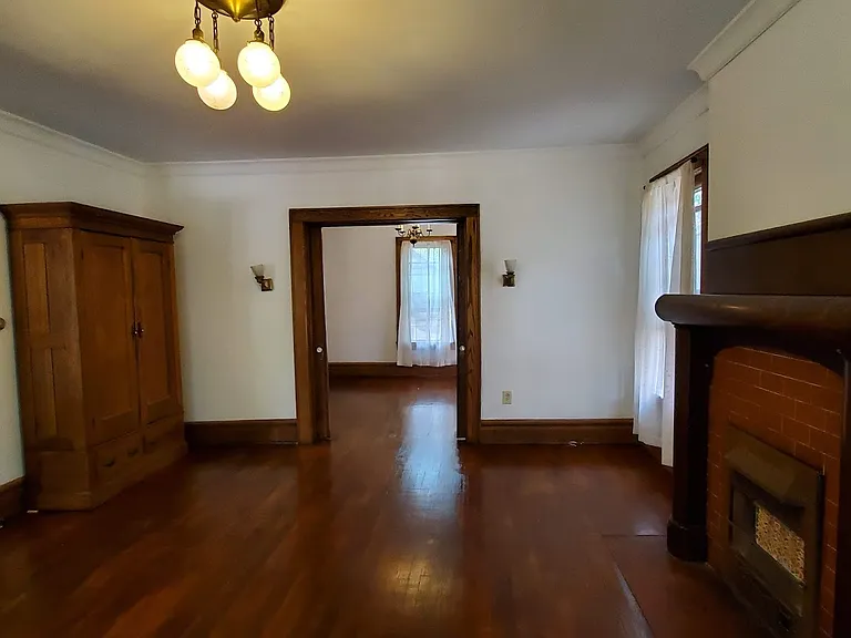 1323 Michigan Ave — Photo 6