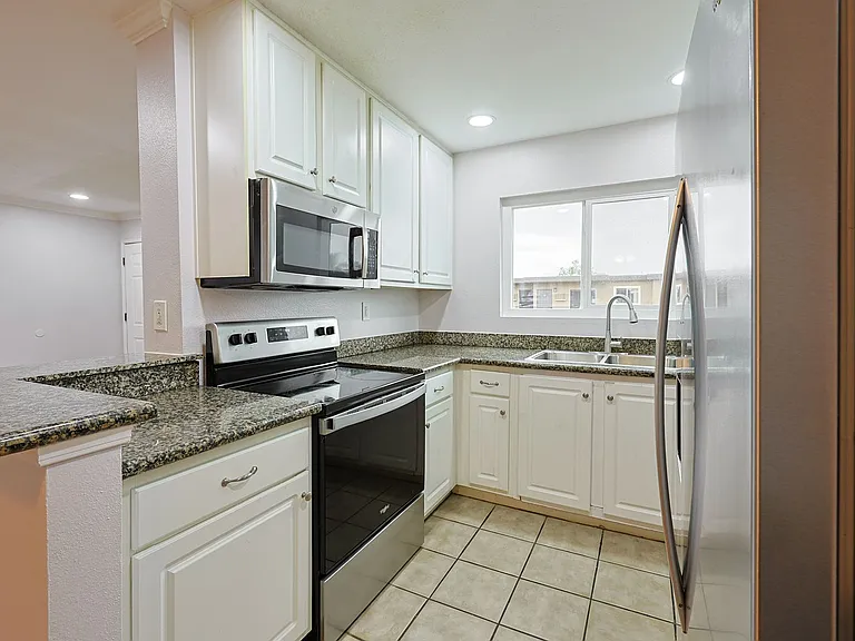 620 E Lexington Ave #16 — Photo 10