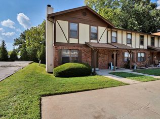 388 Park West Dr, Saint Peters, MO 63376