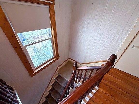 4th image of 13 Wright St