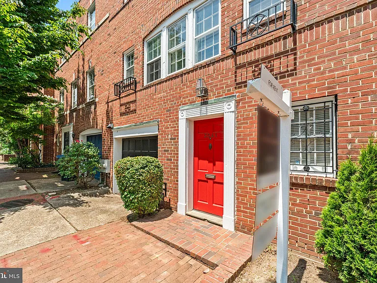 3341 Dent Pl NW — Photo 3
